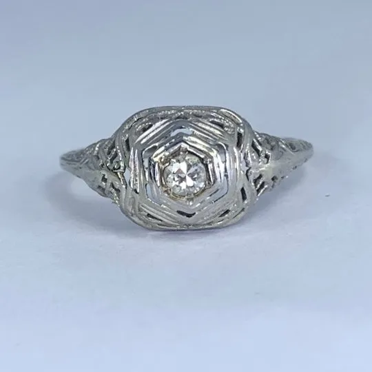 1920s Art Deco Diamond Engagement Ring in a 18K White Gold Filigree Setting. Estate Jewelry.