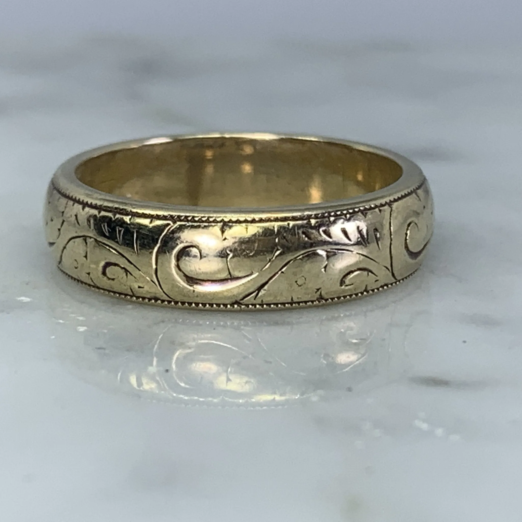 1970s Etched Gold Wedding Band or Stacking Ring in Yellow Gold. Estate Jewelry. Affordable Vintage.