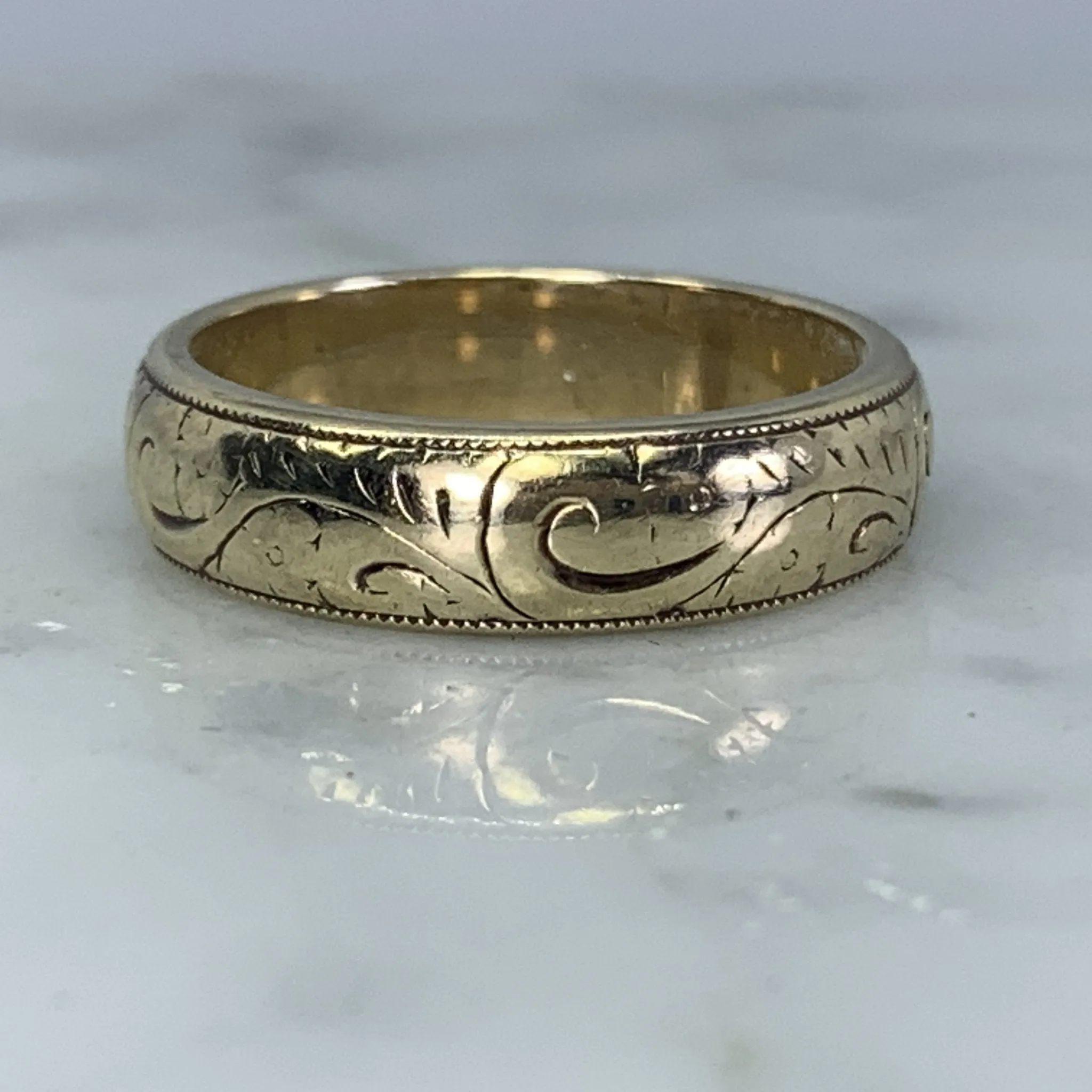 1970s Etched Gold Wedding Band or Stacking Ring in Yellow Gold. Estate Jewelry. Affordable Vintage.