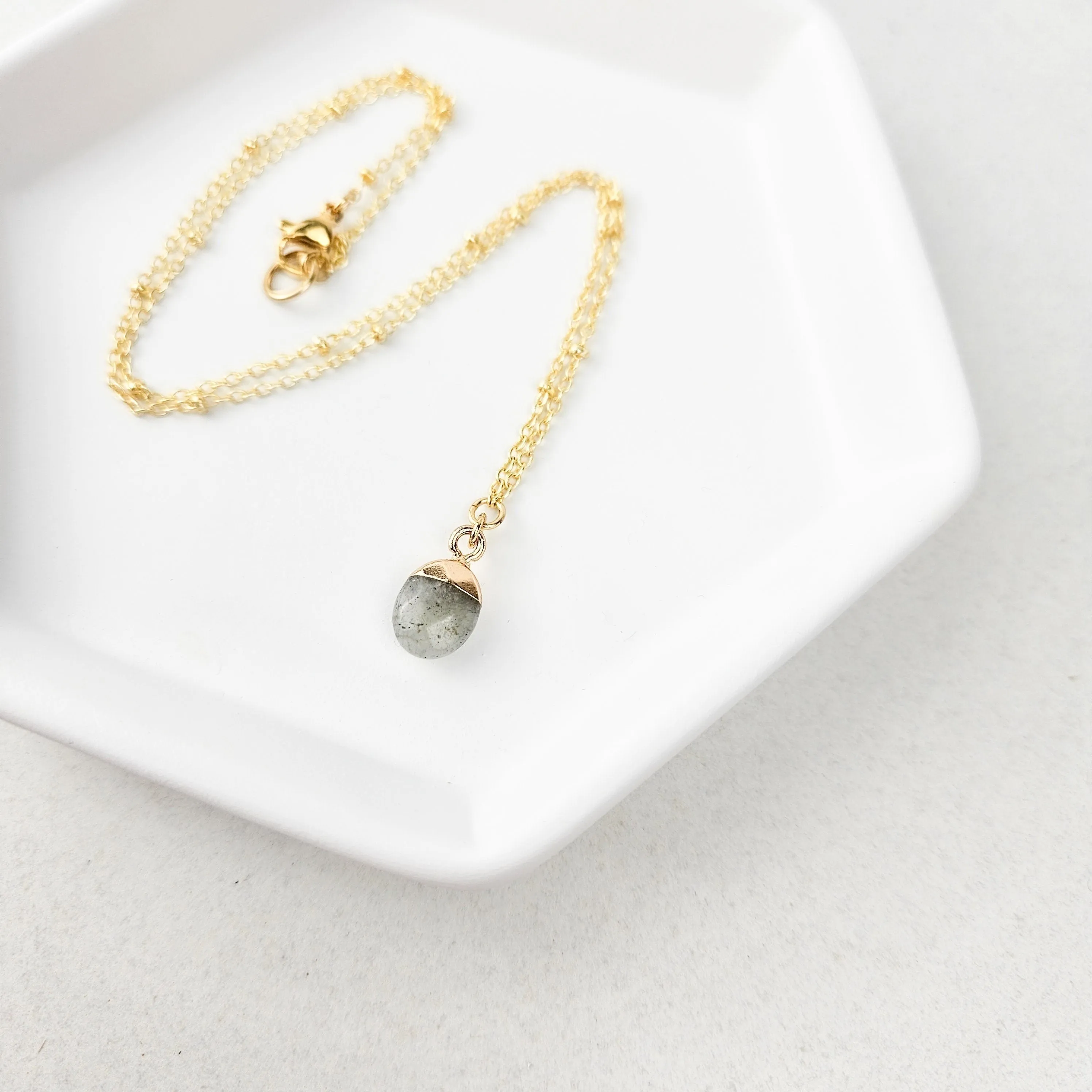 Dainty Labradorite Gemstone Necklace