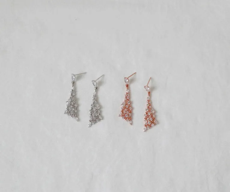 IU Chandelier Silver Rose Gold Bling Earrings Cubic Drop Korean Jewelry Womens Accessories Luxury Fashion Dating Clubber Elegant Wedding Lovely Dinner Party Accessory Nickel-free plating Gifts 925 Silver Needle