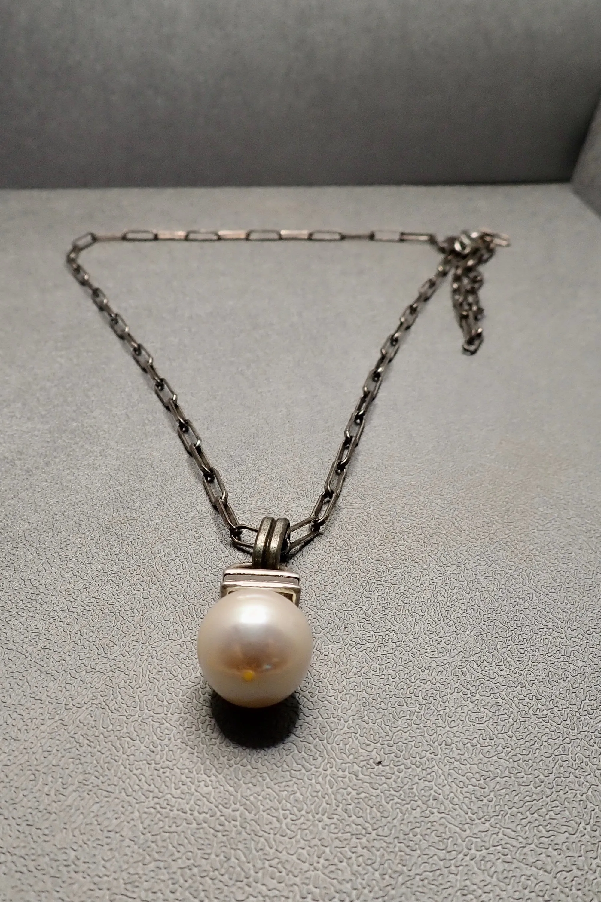 PEARL PENDANT