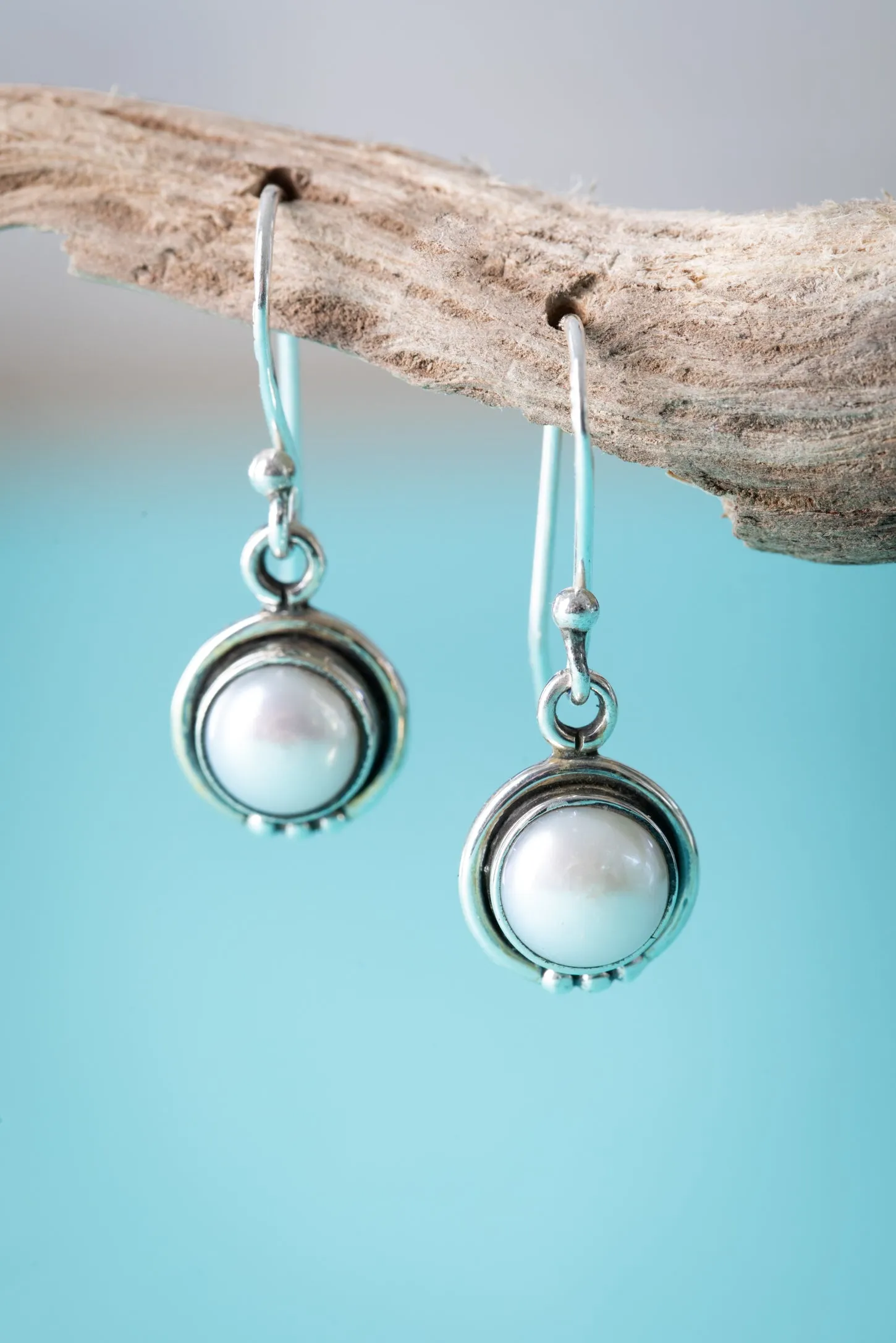 Round Plata Gem Earrings