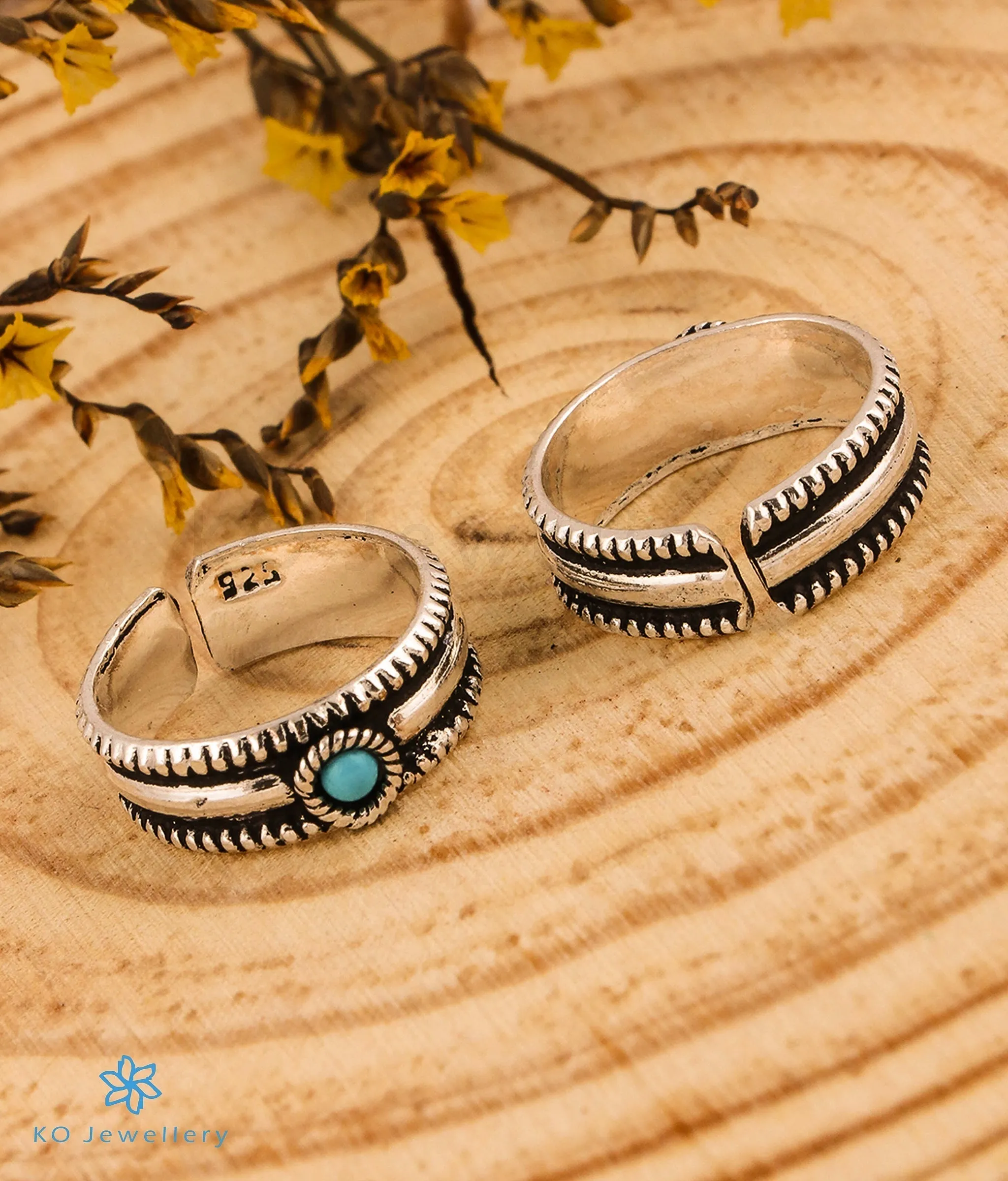 The Nimisha Silver Toe-Rings (Turquoise)