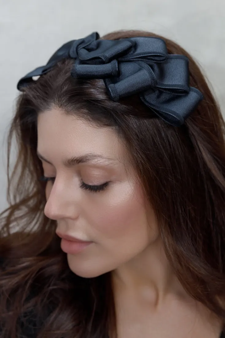 TOP LAYERED BOW