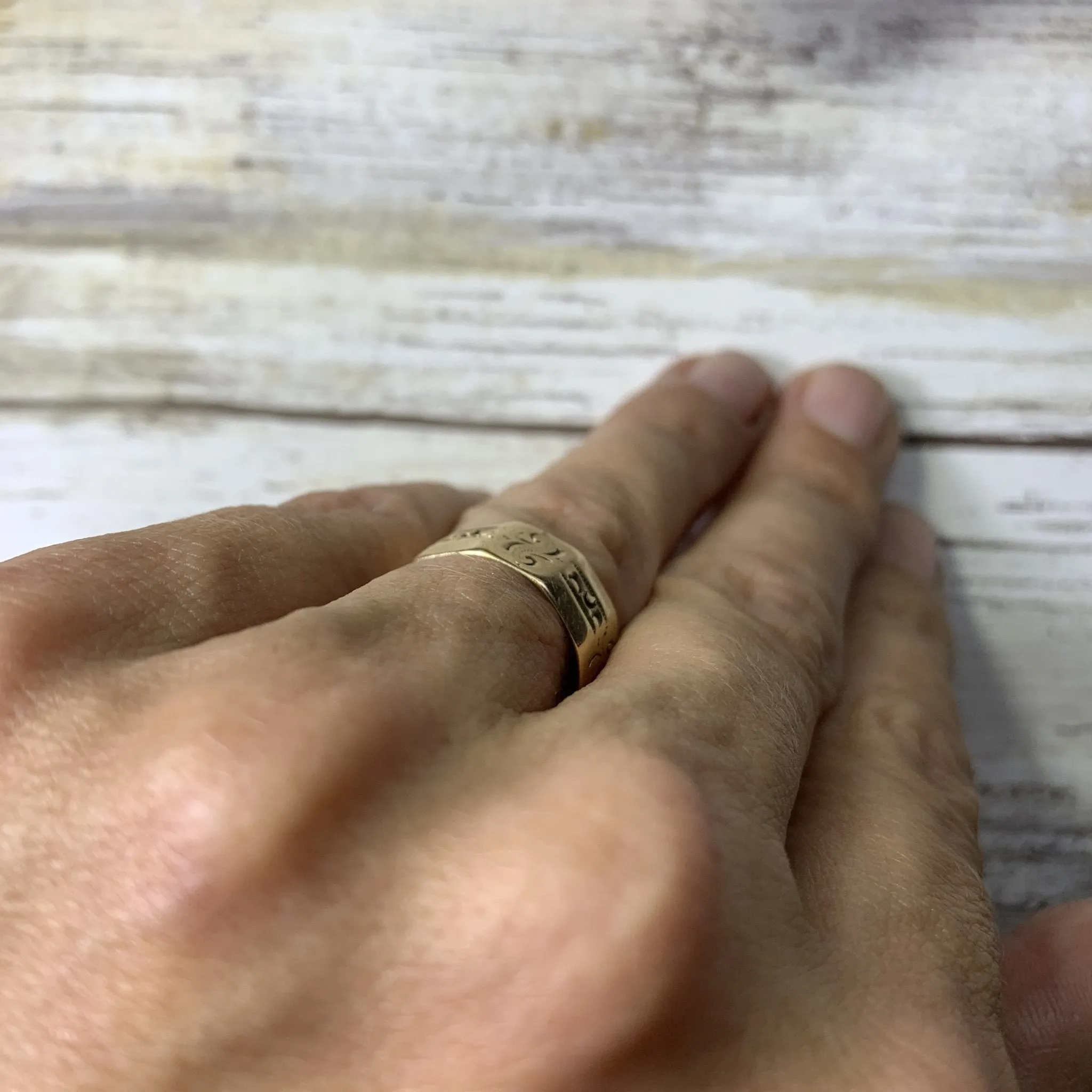 Victorian Etched Gold Wedding Band or Stacking Ring in 10k Rose Gold. Estate Jewelry. 1900s. Size 6.