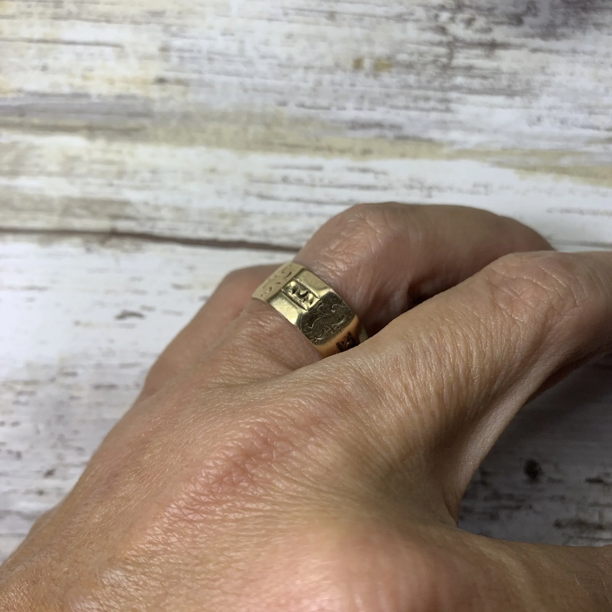 Victorian Etched Gold Wedding Band or Stacking Ring in 10k Rose Gold. Estate Jewelry. 1900s. Size 6.